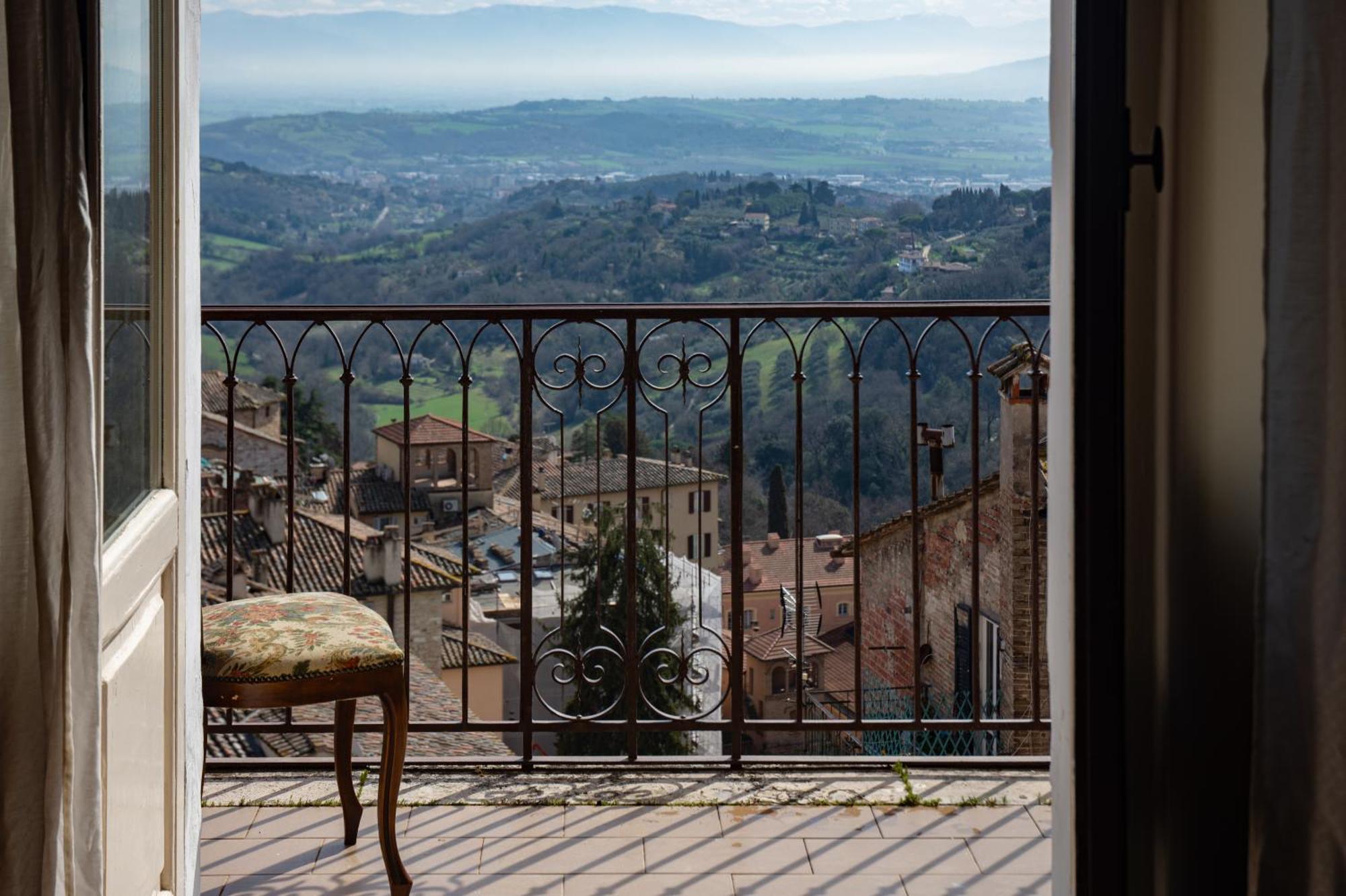 Belvedere Suite - Terrazzo Con Vista Perugia Bagian luar foto